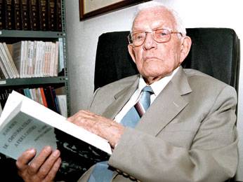 Hoy se conmemora el 108 aniversario del natalicio del profesor Juan Bosch
