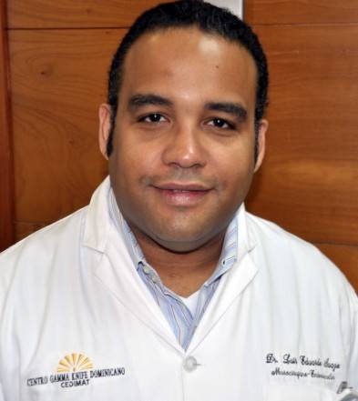 Doctor Luis Eduardo Suazo, neurocirujano endovascular de Cedimat Francisco Reyes. - HOY_002796858-393x441