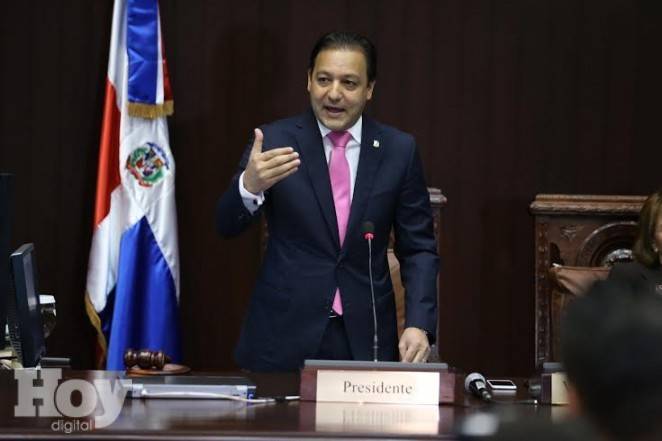 El presidente de la Cámara de Diputados, Abel Martínez aclaró hoy  que la Ley que regula el ejercicio del  notariado no se encuentra suspendido