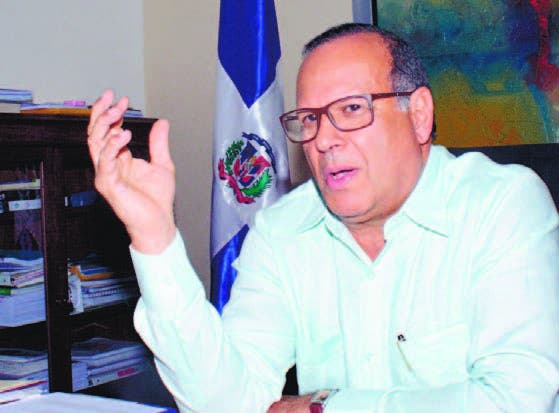 Nelson Rodríguez Monegro, director del Servicio Nacional de Salud.