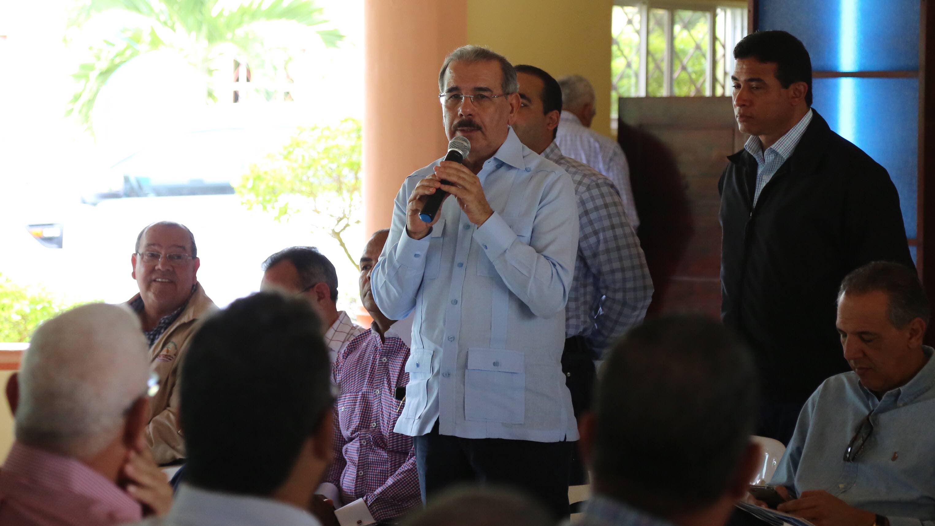 Presidente Medina visita productores Hato Mayor, La Romana - Hoy Digital (República Dominicana)