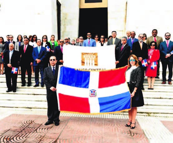 Valdez Albizu dice flujo de divisas ha mejorado - Hoy Digital (República Dominicana)