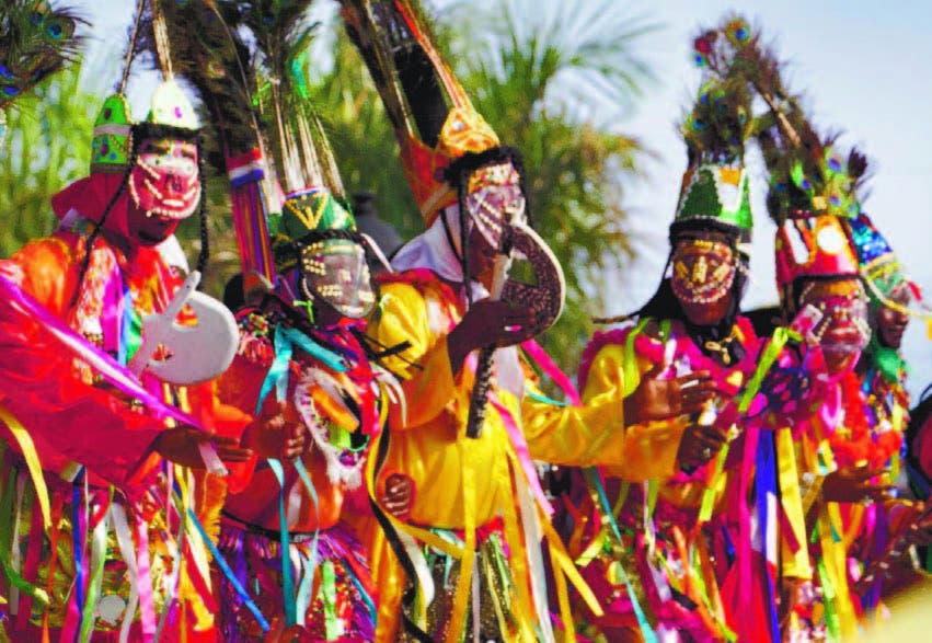 El carnaval por Cotuí Montecristi, Santiago… - Hoy Digital (República Dominicana)