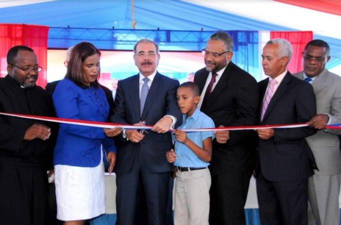 Danilo Medina inaugura