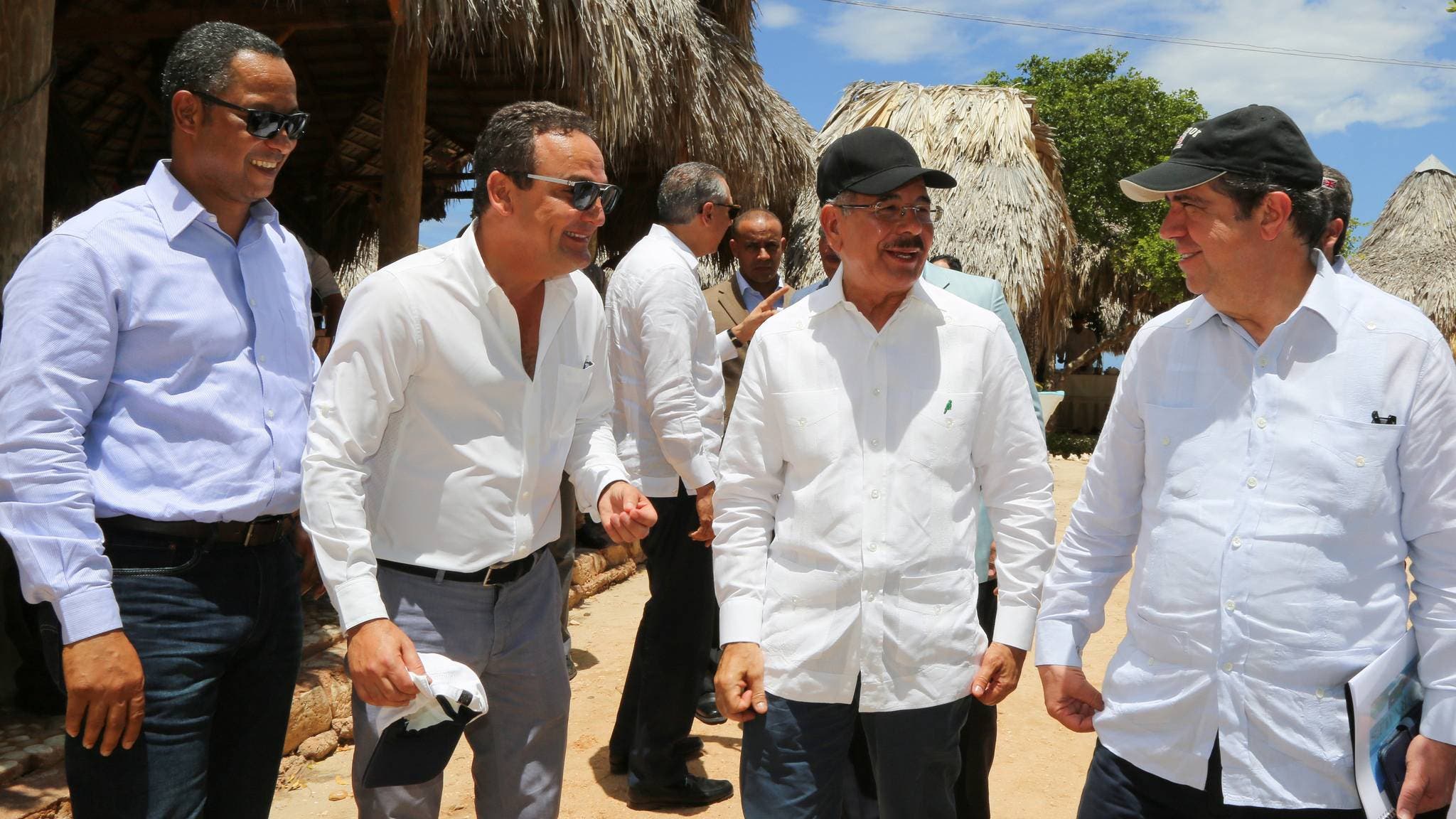 Presidente regresa a Pedernales con inversionistas extranjeros - Hoy Digital (República Dominicana)