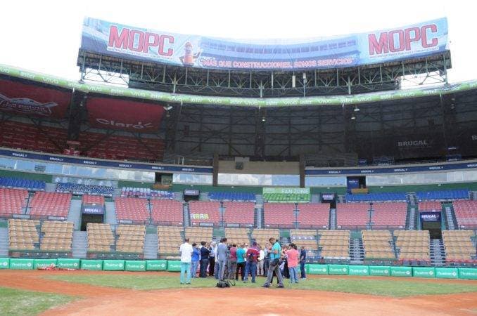 MINISTERIO DE OBRAS PUBLICA ENTREGA REMOSADO EL ESTADIO QUISQUEYA/HOY/CARLOS ALONZO/1/1/2018