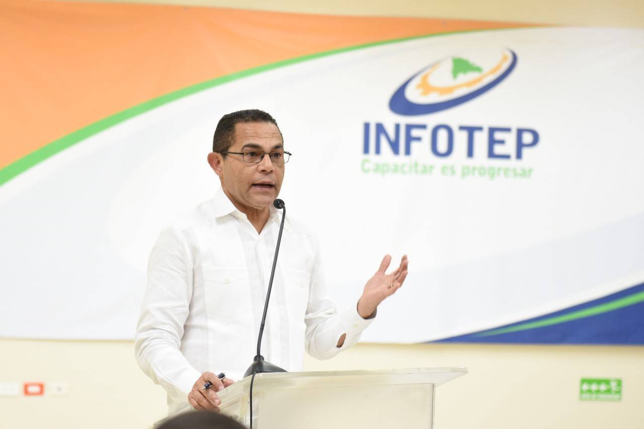 Rafael Ovalles%2c Director General del INFOTEP