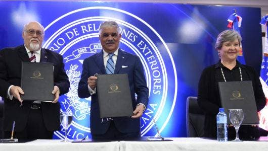 Canciller Miguel Vargas reafirma interés en cooperar con desarrollo Haití y RD