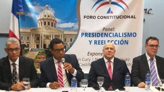 Juristas afirman en Palacio vive fantasma Santana, por reelección