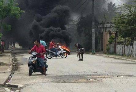 Paro por carretera se cumple en Sabana de la Mar