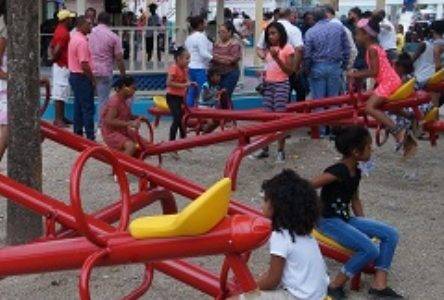 Refidomsa inaugura parques en Puerto Plata