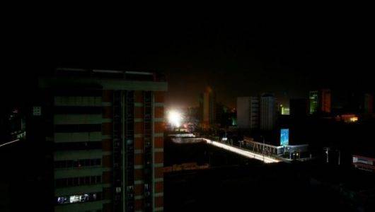 Crisis eléctrica de Venezuela cumple dos meses y persisten los apagones