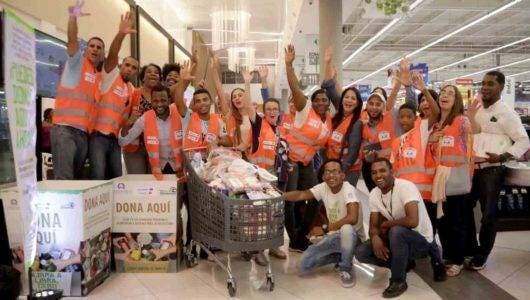 Vicepresidencia y Carrefour colectan  raciones alimenticias