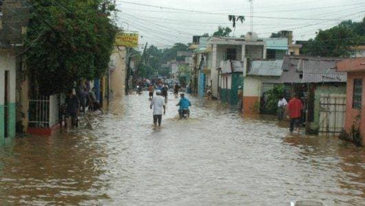 Provincias en alerta suben de 5 a 17 por lluvias