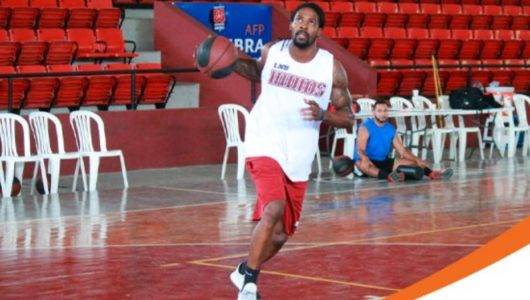 Indios contratan a Demondre Harvey