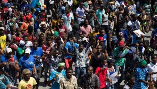 Haitianos cumplen un mes en calles pidiendo salida Moise