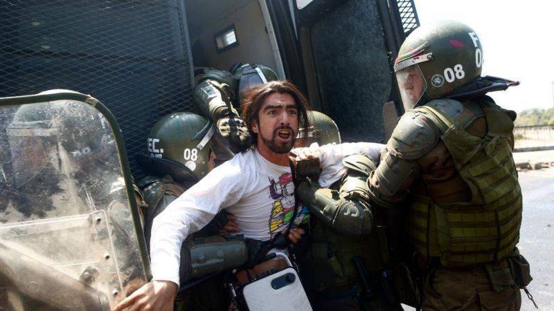 Chile aún está buscando la manera de canalizar el descontento expresado en las protestas. 