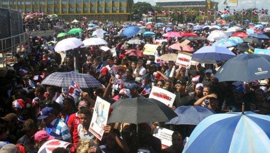 “Trabucazo 2020” reúne  multitud frente  JCE; demandan  explicación