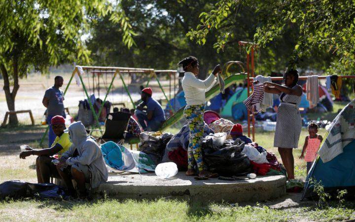 Desalojan A Miles De Haitianos Del Campamento Del Sureste De M Xico