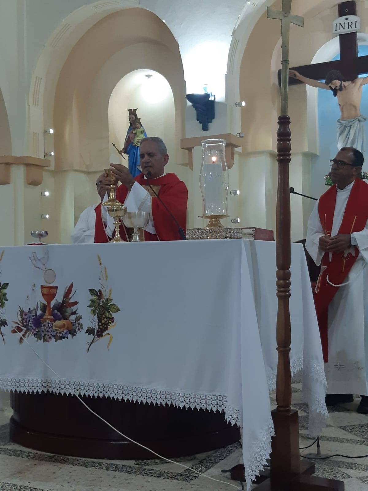 Celebran Misa En Memoria De Padre Luis Rosario