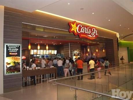 Empresa internacional  inaugura restaurante Carls Jr en Àgora Mall  