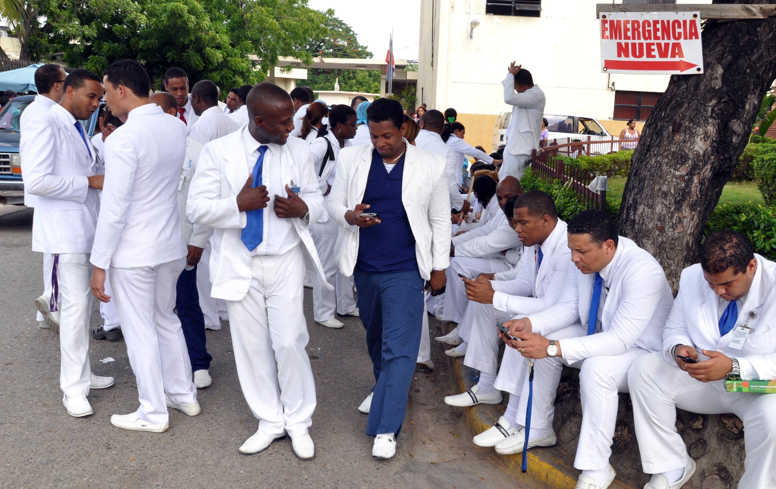 «Huelga médicos es irresponsabilidad de Abinader», dice funcionario y dirigente PLD