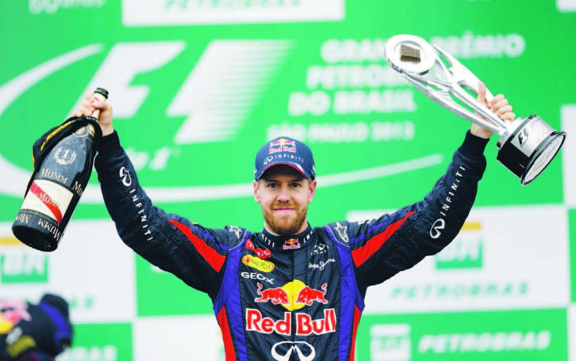 Vettel gana en Hungría por delante de los dos Red Bull