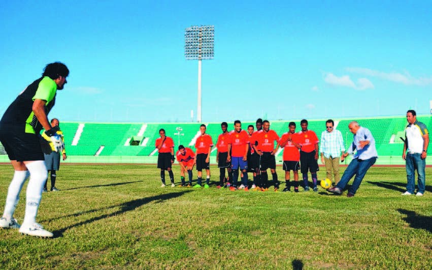 Club Dominguito y Sporting FC ganan inicio torneo fútbol DN