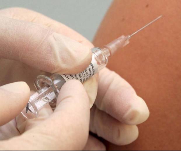 LA OMS cree que la vacuna del ébola puede estar lista en 2015