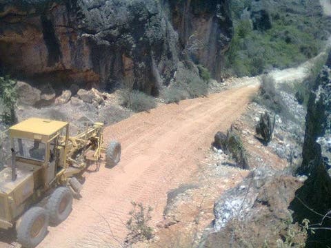 Acondicionan vía de acceso a Bahía de las Águilas por Semana Santa