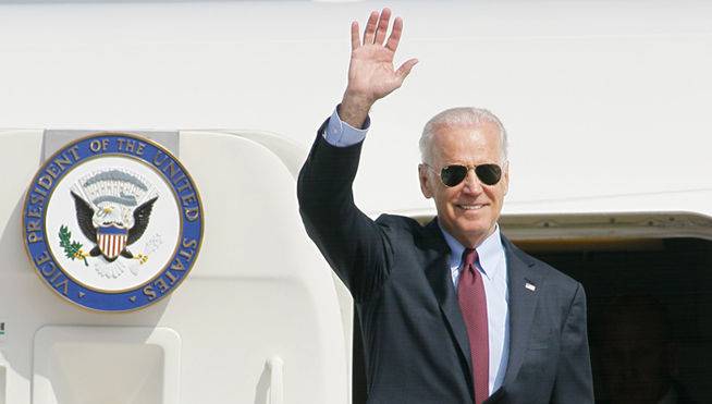 Biden llega a Bruselas para participar el jueves en cumbres sobre Ucrania