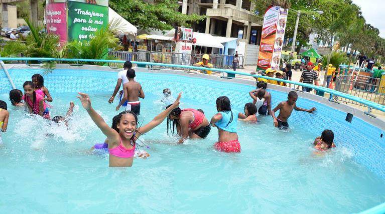 Ayuntamiento instala hoy piscinas en Güibia, Malecón; es la sexta ocasión