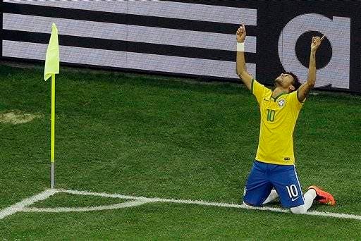 Médico de Brasil descarta posibilidad de que Neymar juegue en el Mundial