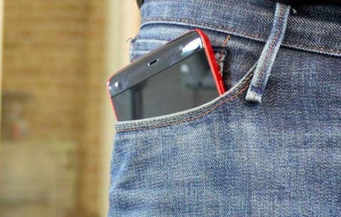 Cargar el celular en el bolsillo del pantalón afecta los espermatozoides