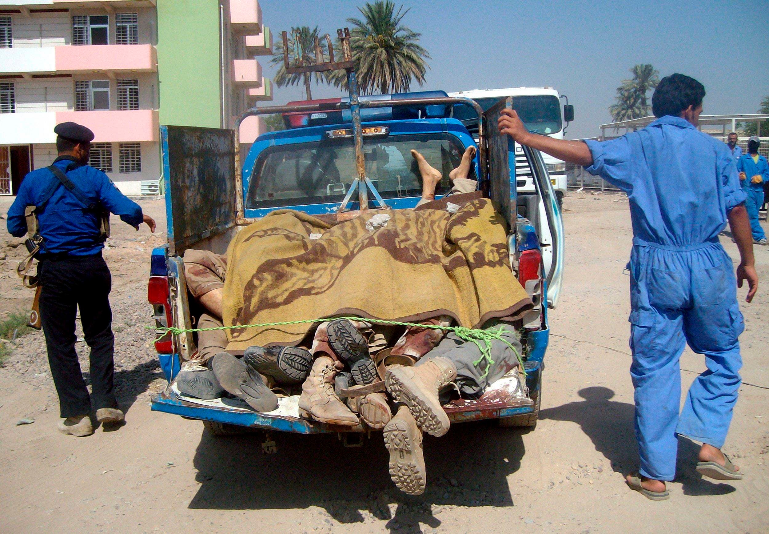 Hallan 14 cadáveres de personas asesinadas a balazos en Bagdad