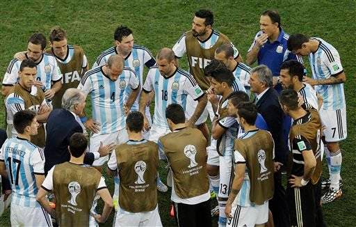 Argentina gana 1-0  a Suiza en la prórroga