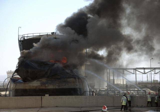 Yihadistas incendian tres yacimientos de crudo en el norte de Irak