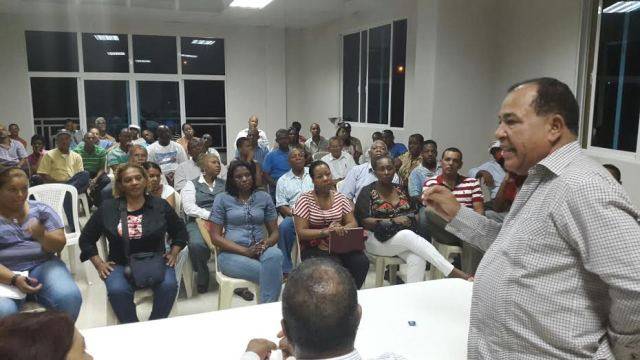 Dirigentes del PRD renunciaron  en Haina para apoyar candidatura de Hipólito