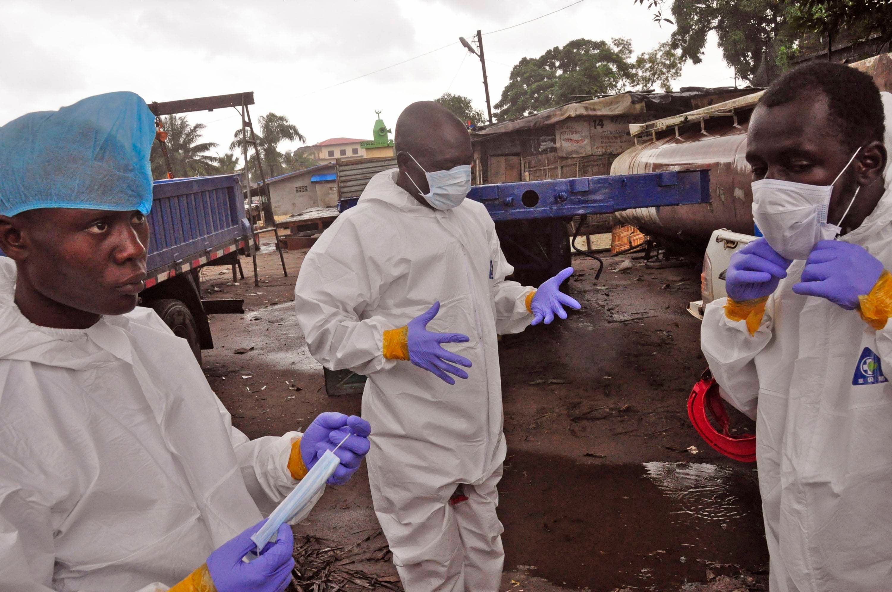 Piden combatir el ébola sin aislar afectados