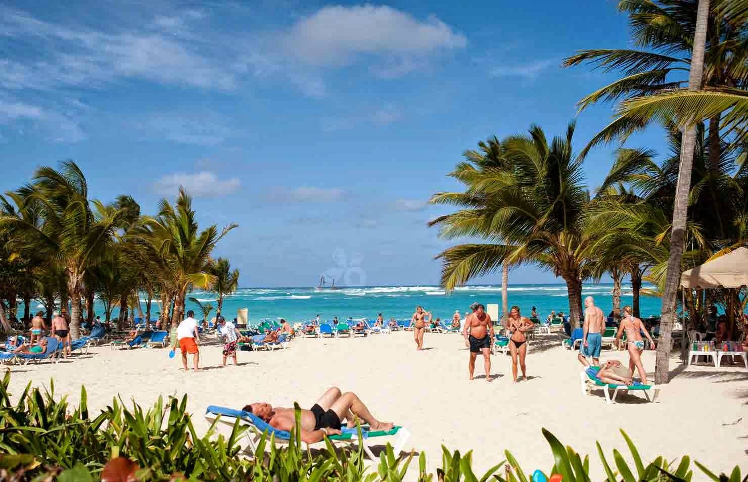 Autoridades desalojan unos 4 mil turistas de Punta Cana