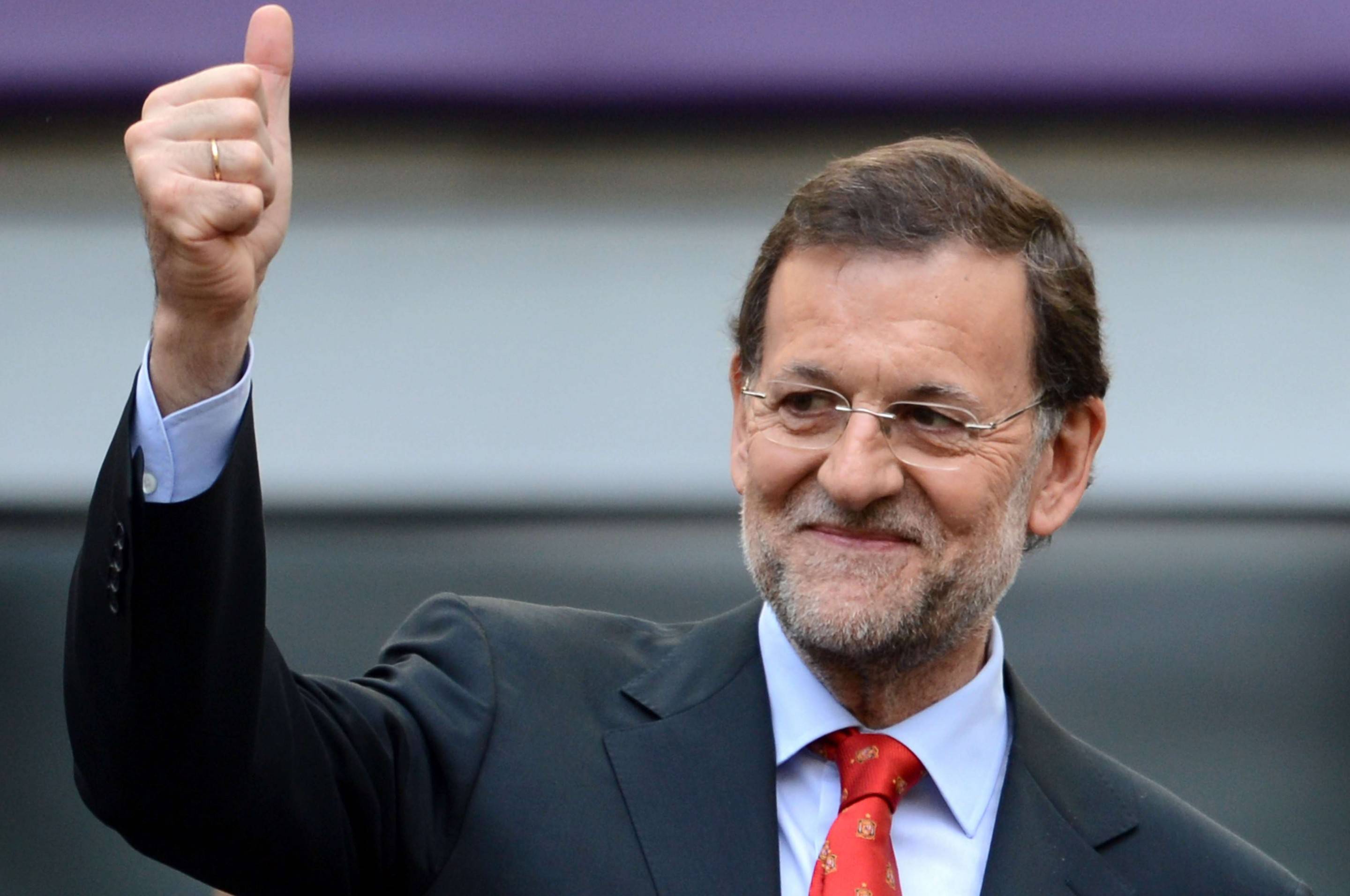 Rajoy presenta presupuestos para consolidar la economía en ambiente electora