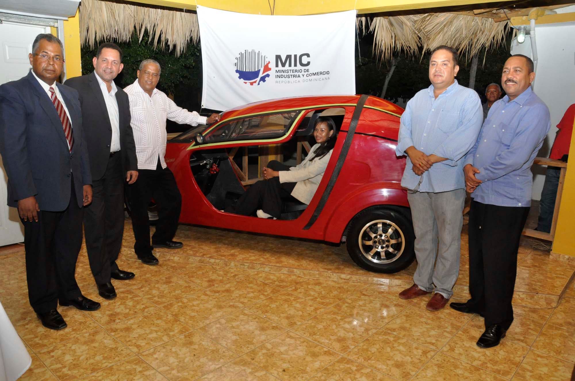 Inventan en RD primer carro eléctrico de Latinoamérica