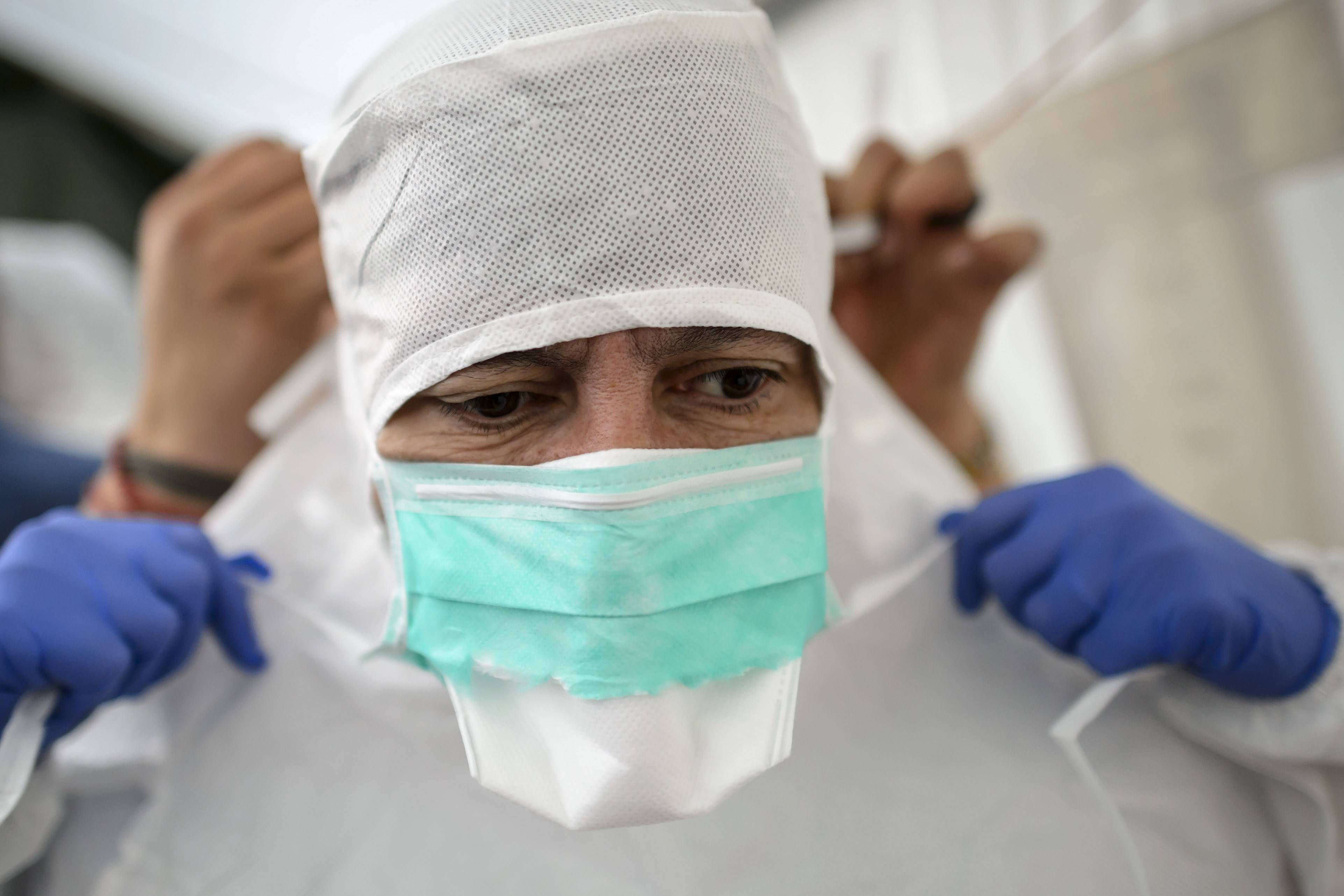 España da alta a enfermera que venció al ébola