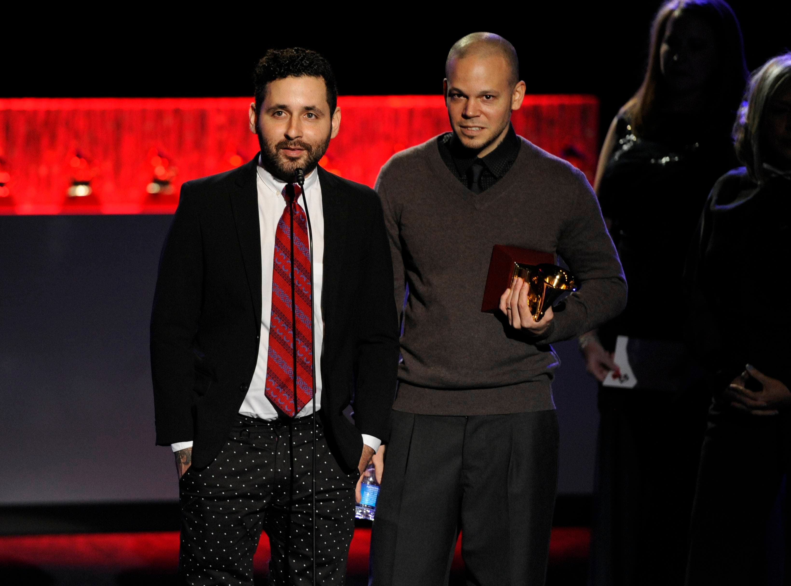 Calle 13, Iglesias y Blades dominan los Latin Grammy