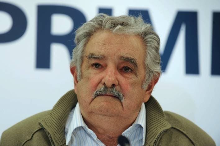 José Mujica pone cartel en su casa para no recibir visitas