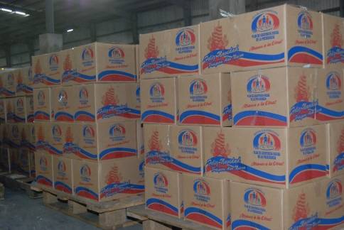 Gobierno continúa reparto de cajas navideñas  en el Cibao