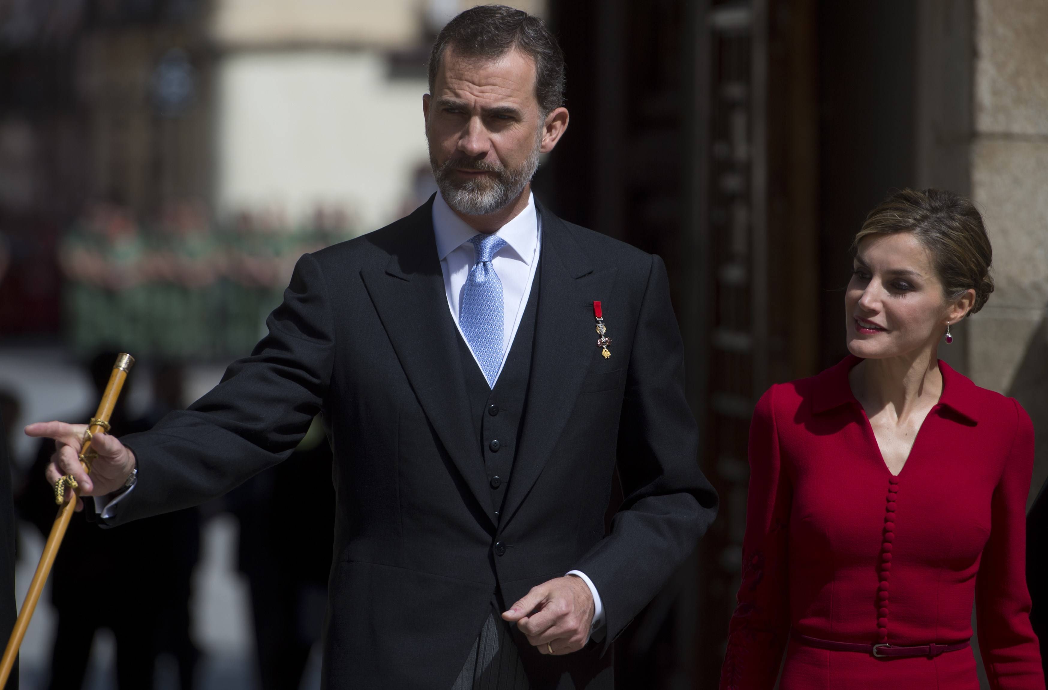 Piden explicaciones a reina Letizia por mensajes filtrados;  Justicia española decidirá si hay delito