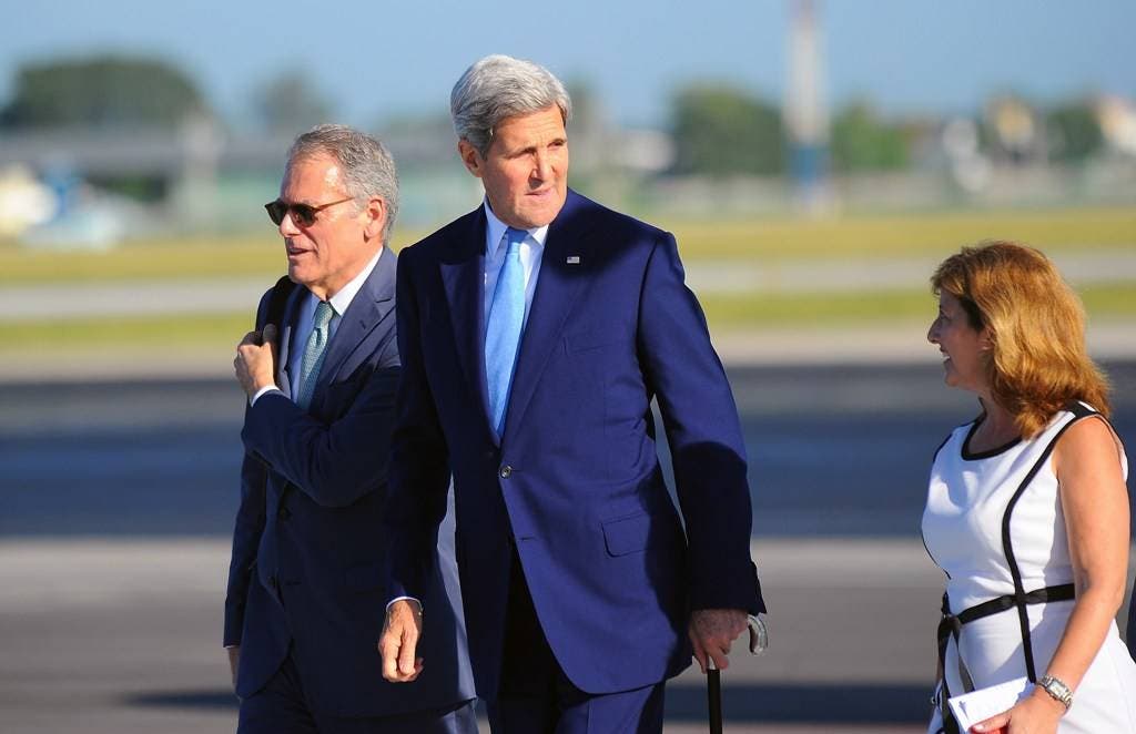 Cubanos acogen exhortación de Kerry por la democracia