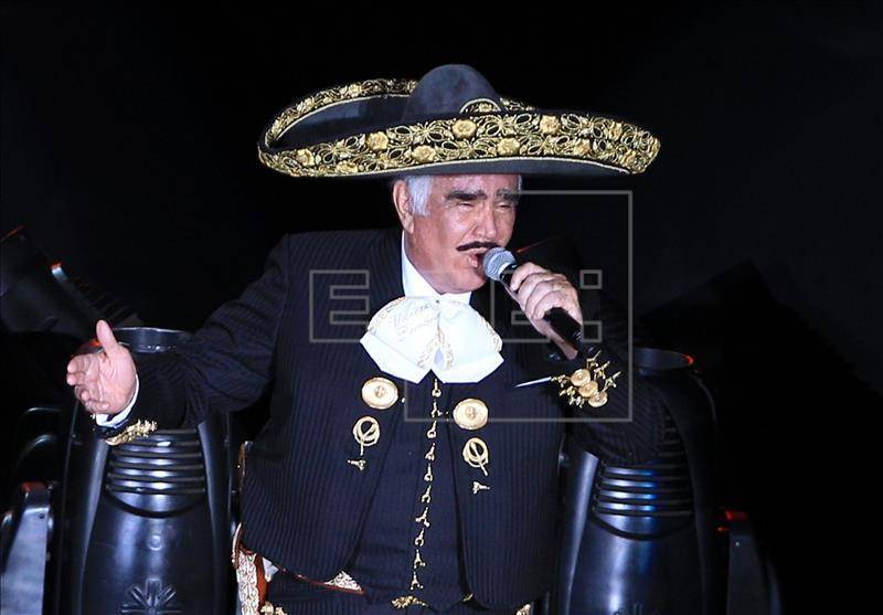 Vicente Fernández haría dúos con Pedro Infante y Jorge Negrete si pudiera