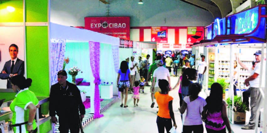 ADOPEM participa con Crédito educativo en Expo Cibao 2015